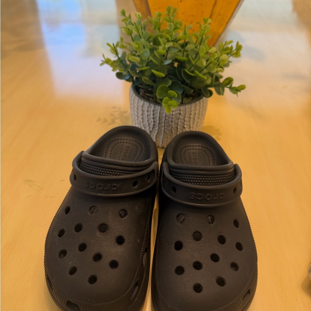 CROCS Kids Classic Clog in Black